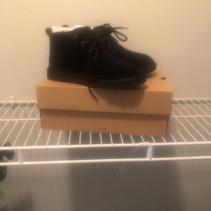 Ugg’s Neumel,short,